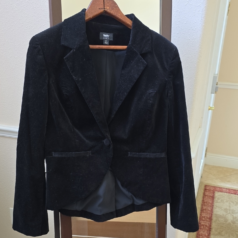 Elegant Black Velvet Women's Blazer